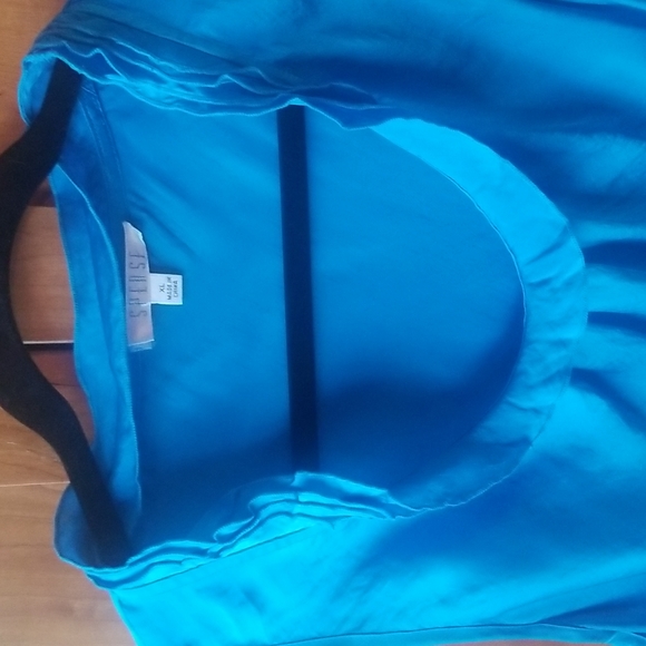 Spense, vibrant blue, wash and wear shell in XL, like new - Picture 2 of 4